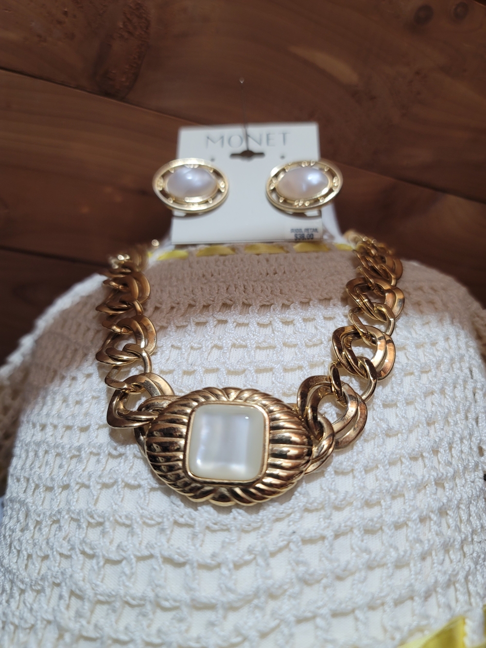 Vintage Monet Beige Carbochon Necklaceset